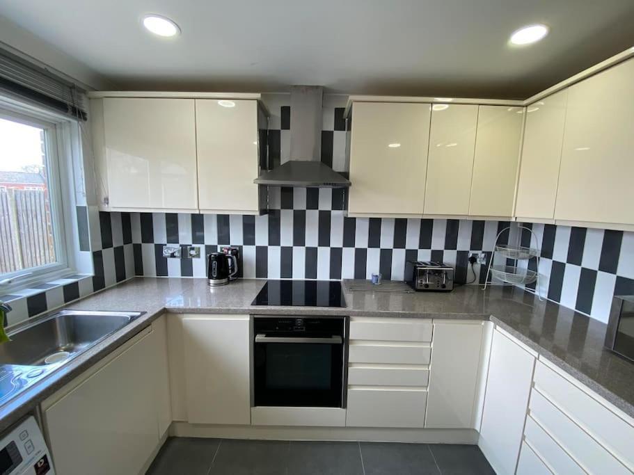 Three Bedrooms House In Windsor Zewnętrze zdjęcie